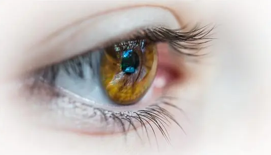 眼底黄斑裂孔的危害有哪些？